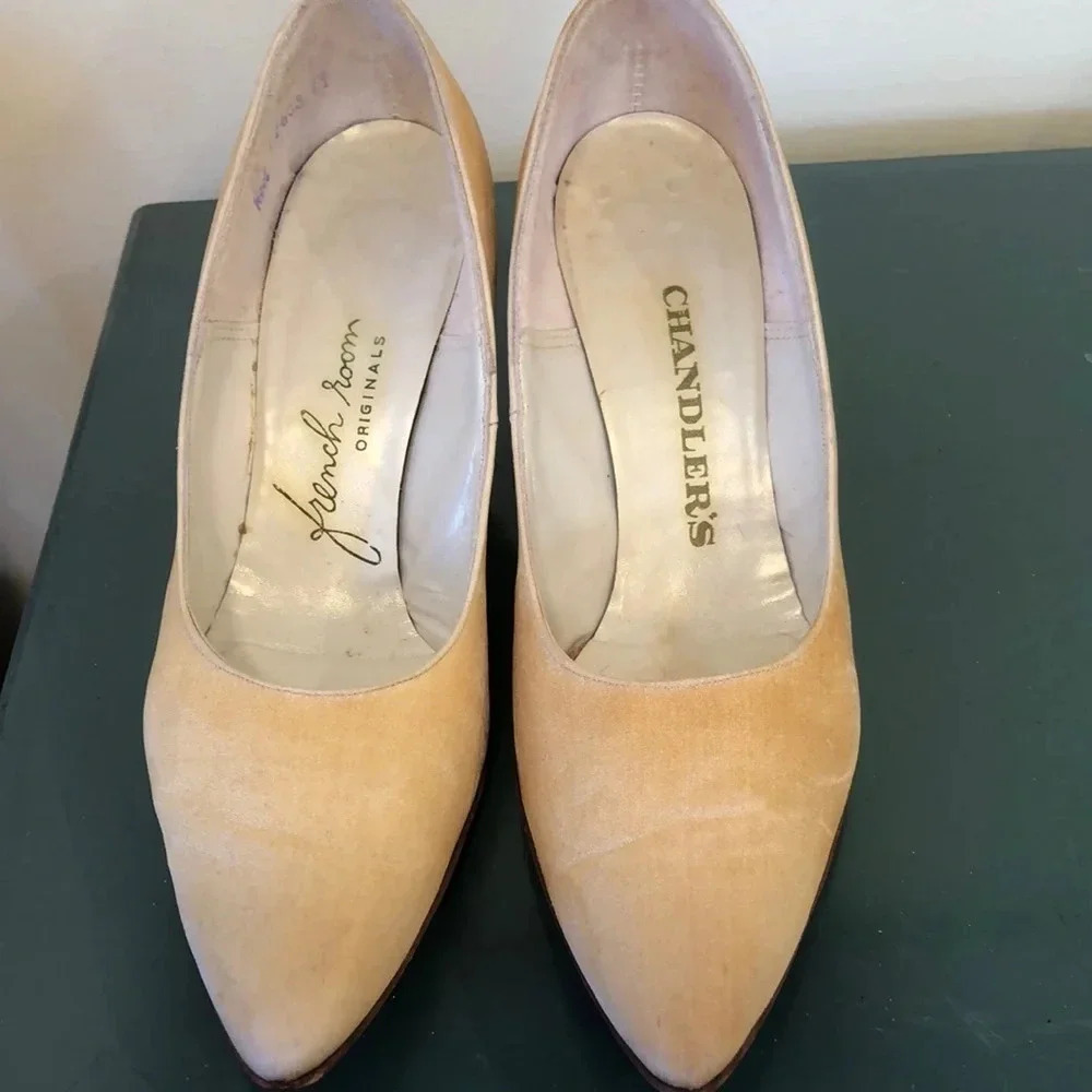 Vintage 1964 Chandler’s French Room Originals pump